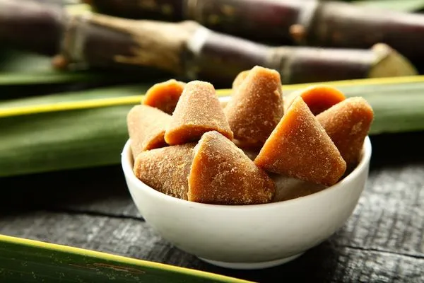 Exploring the Health Benefits of Jaggery: A N..