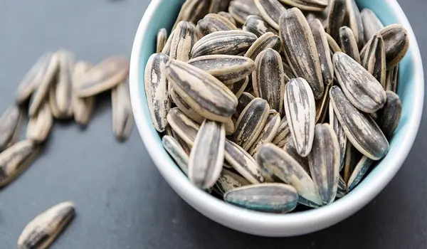 How to eat sunflower seeds for maximum nutrit..