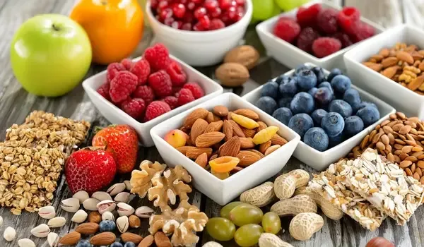 How Can Nutritious Snacking Support a Balanced Diet?