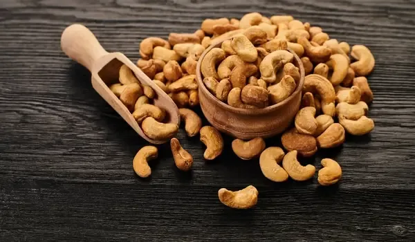 What Makes Flavored Cashews a Perfect Snack Option?